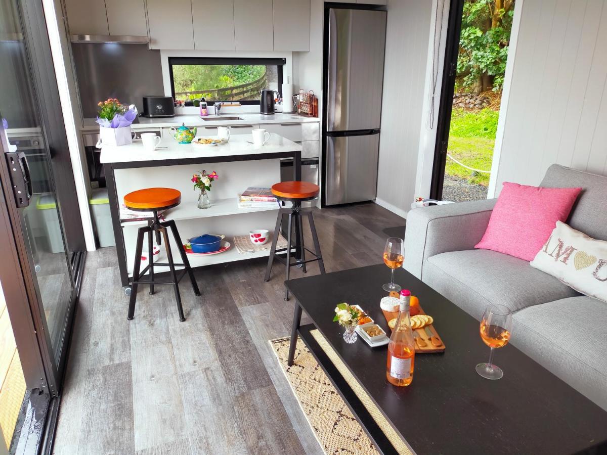Secluded, Private Rural Retreat Mins From Warkworth -"Avondale" Minihouse Villa Bagian luar foto