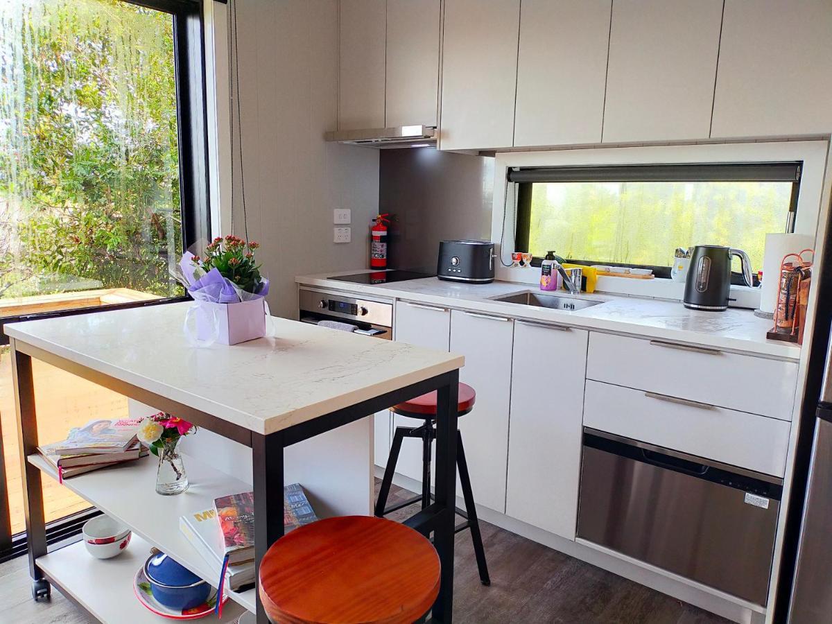 Secluded, Private Rural Retreat Mins From Warkworth -"Avondale" Minihouse Villa Bagian luar foto